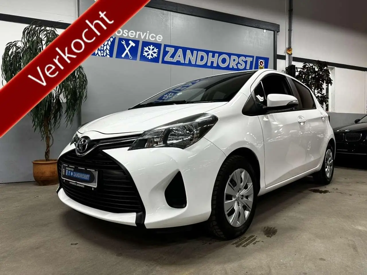 Photo 1 : Toyota Yaris 2016 Petrol