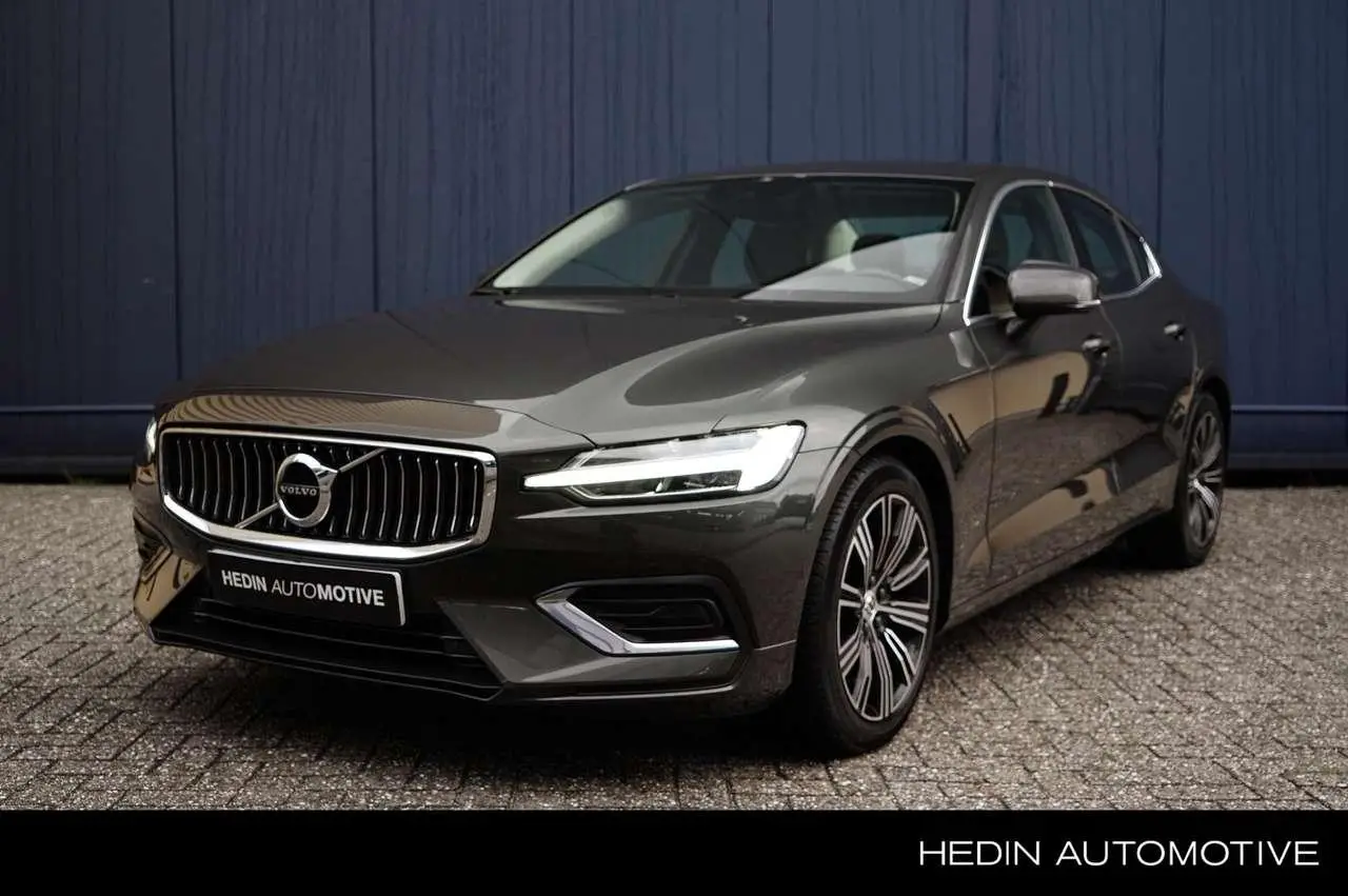 Photo 1 : Volvo S60 2022 Hybride