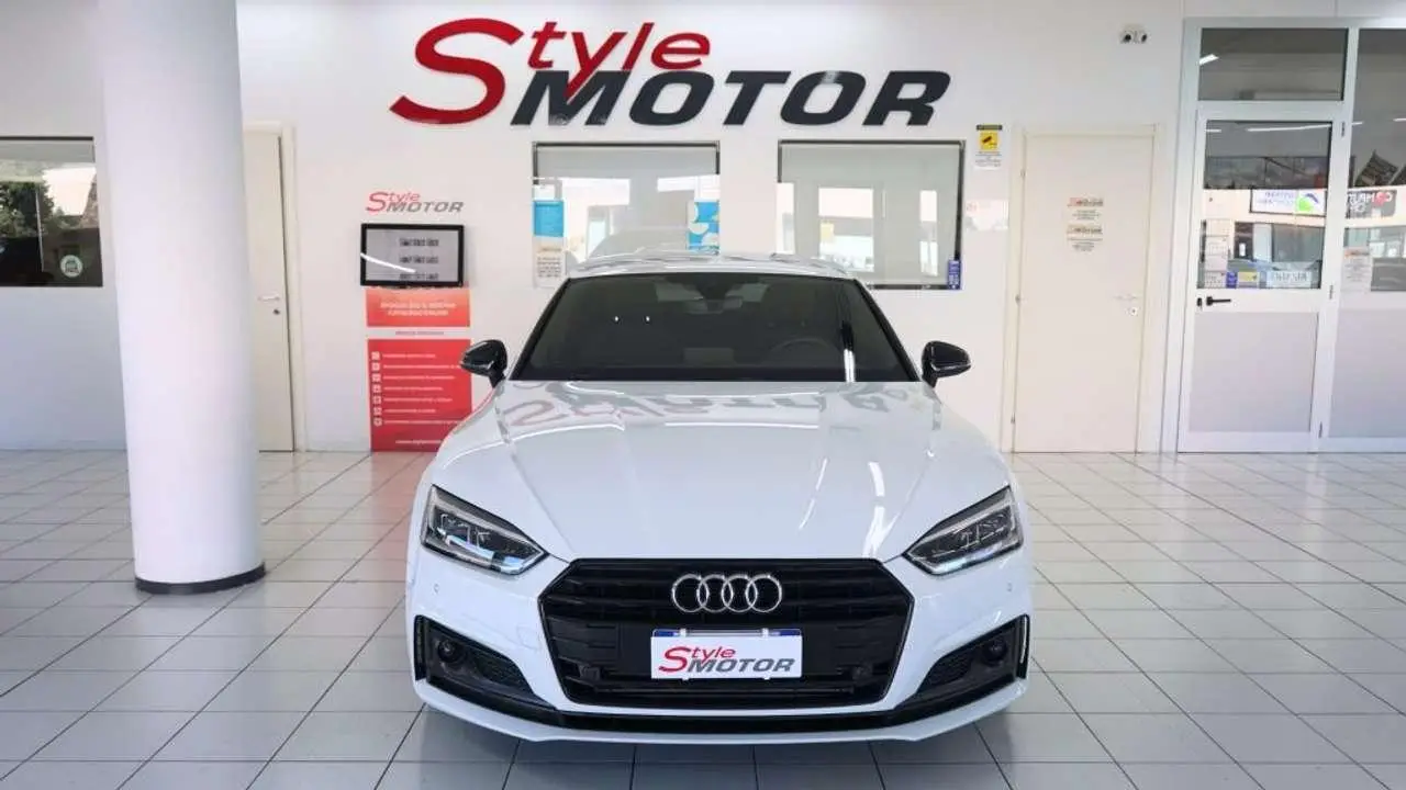 Photo 1 : Audi A5 2020 Autres