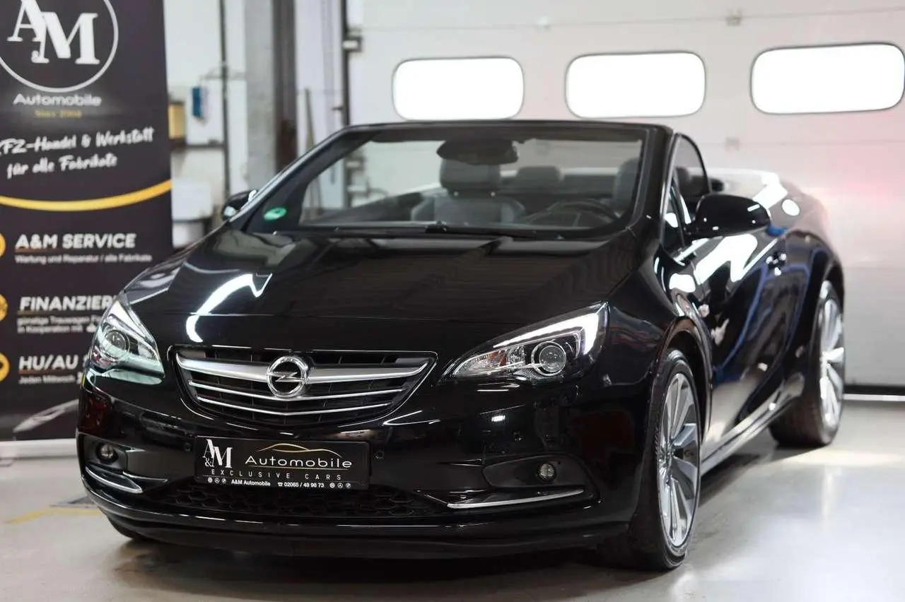 Photo 1 : Opel Cascada 2018 Petrol