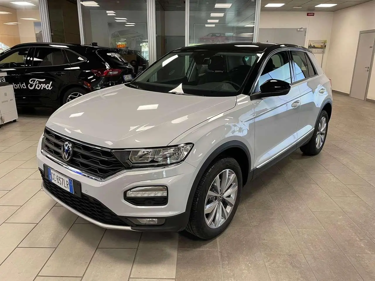 Photo 1 : Volkswagen T-roc 2020 Petrol