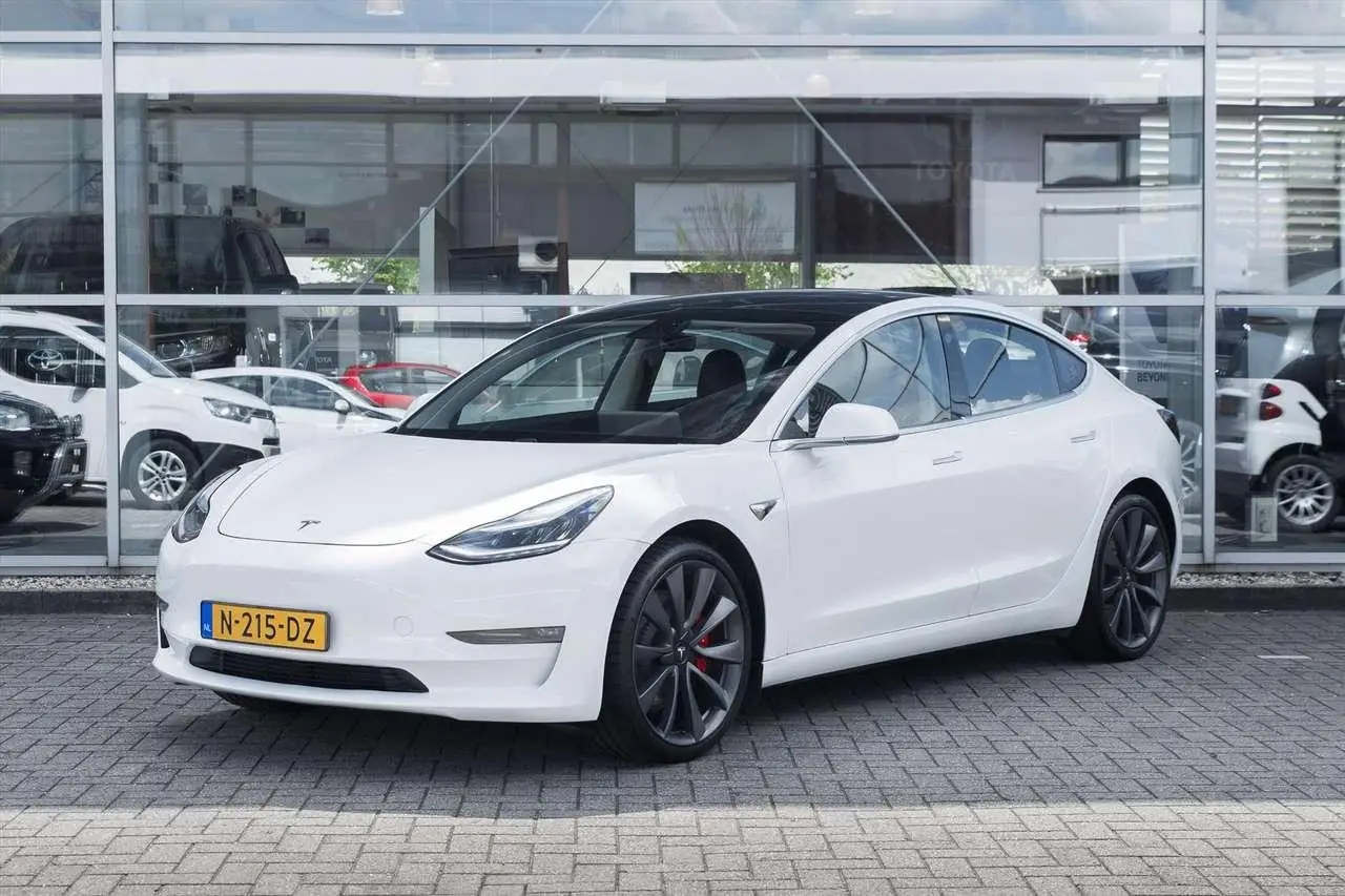 Photo 1 : Tesla Model 3 2020 Electric