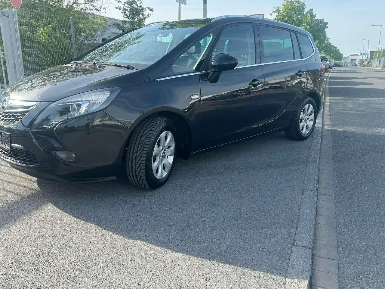 Photo 1 : Opel Zafira 2016 Diesel