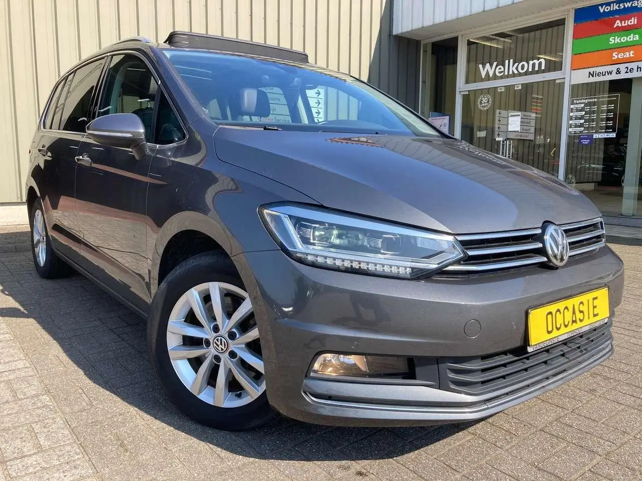 Photo 1 : Volkswagen Touran 2019 Petrol