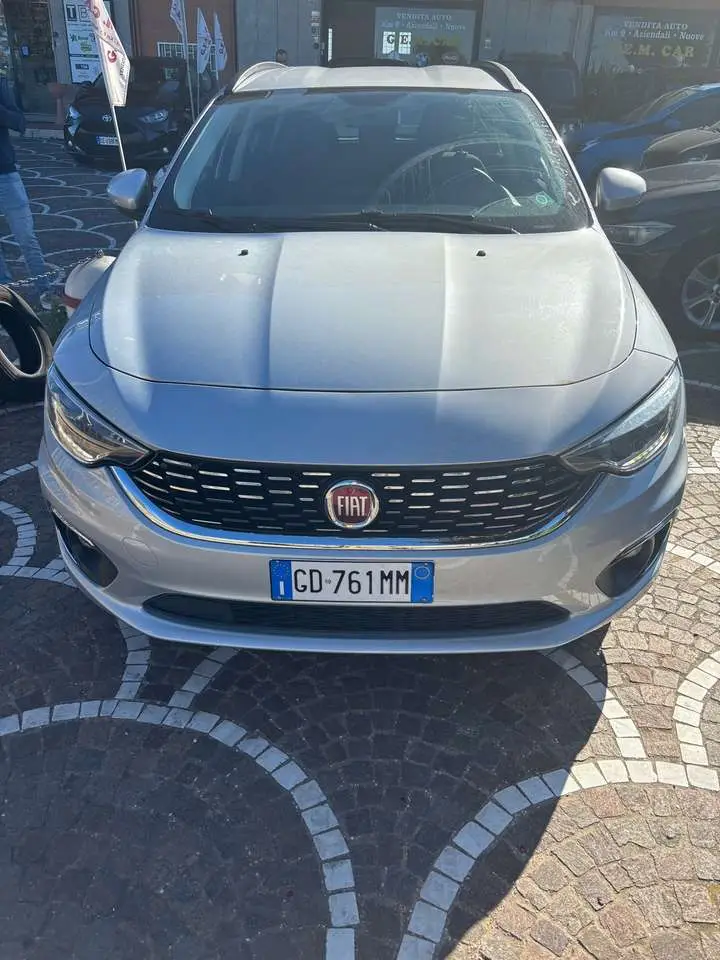 Photo 1 : Fiat Tipo 2020 Petrol