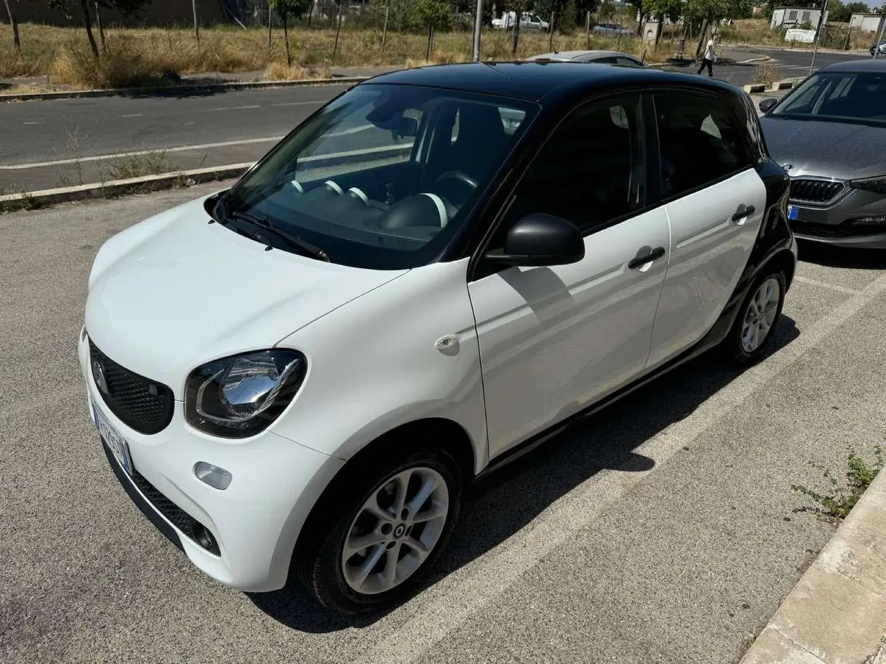 Photo 1 : Smart Forfour 2018 Petrol