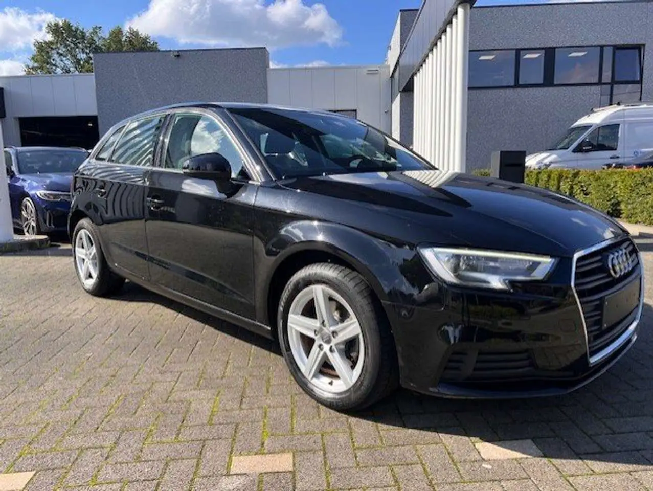 Photo 1 : Audi A3 2019 Petrol