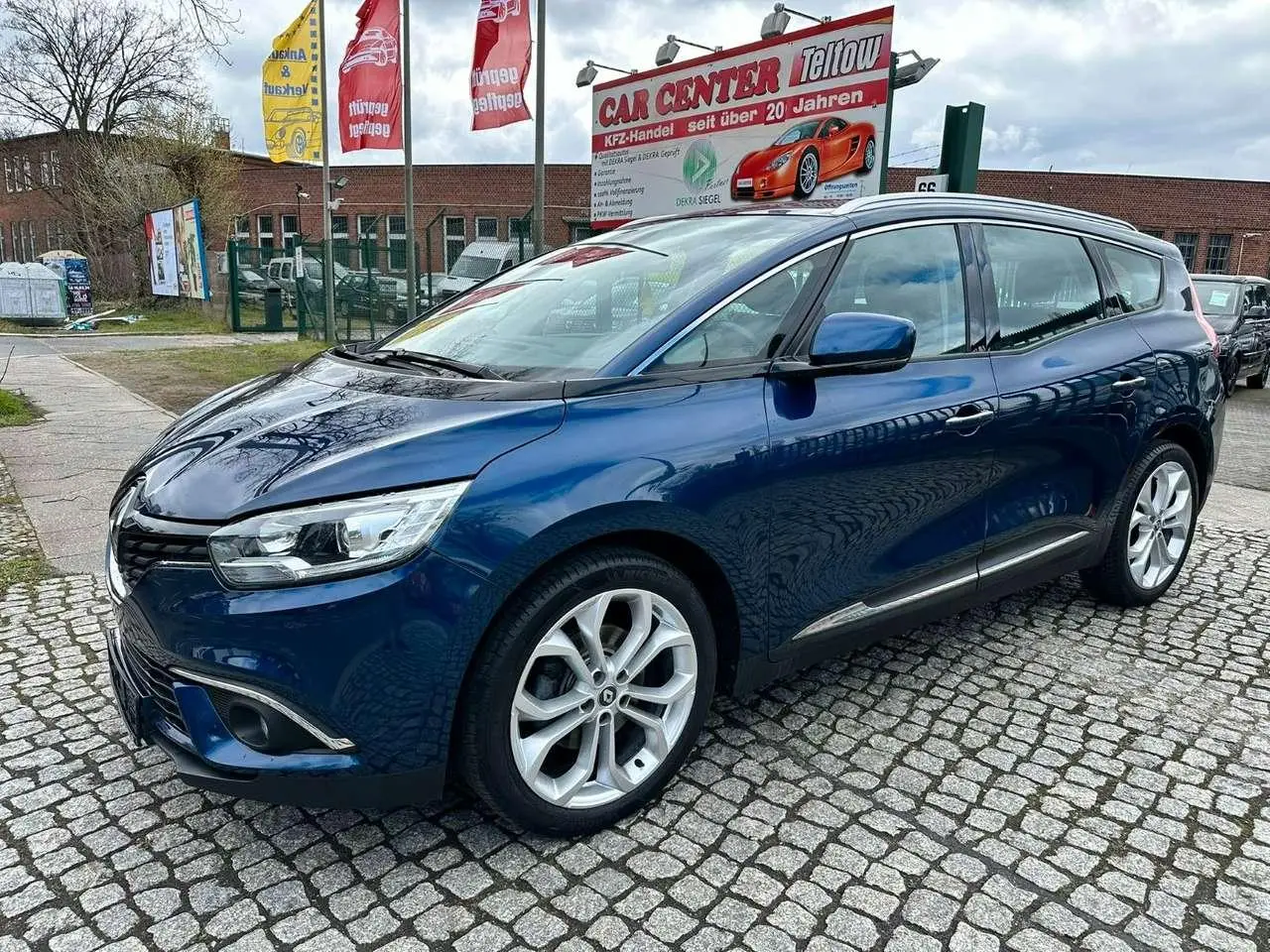 Photo 1 : Renault Grand Scenic 2017 Essence