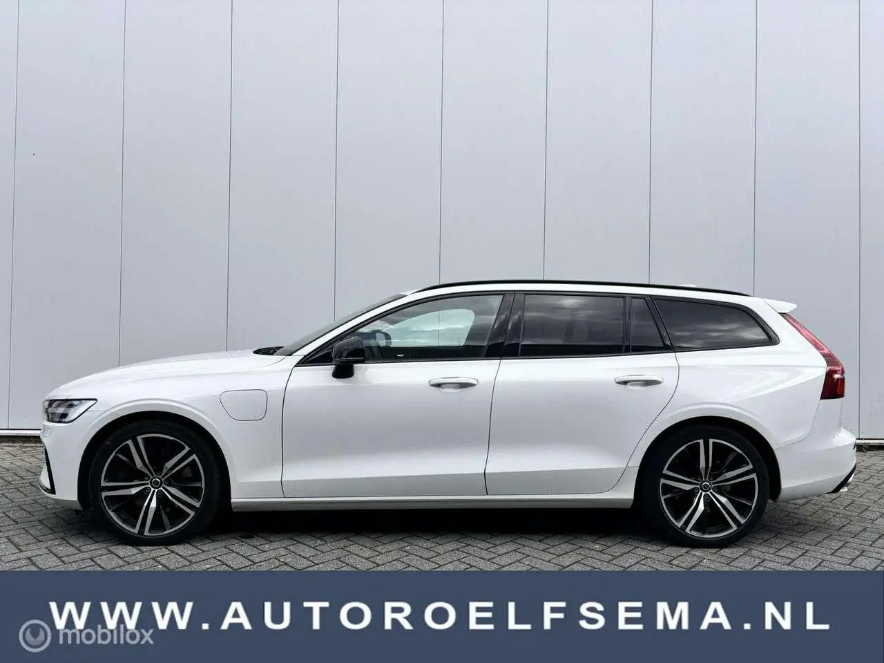 Photo 1 : Volvo V60 2021 Hybride