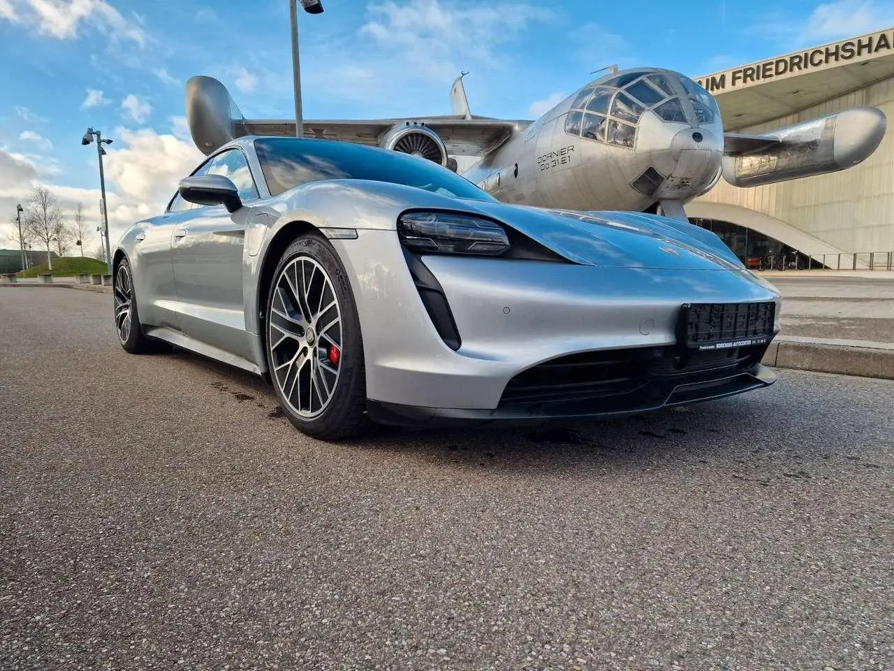 Photo 1 : Porsche Taycan 2020 Electric