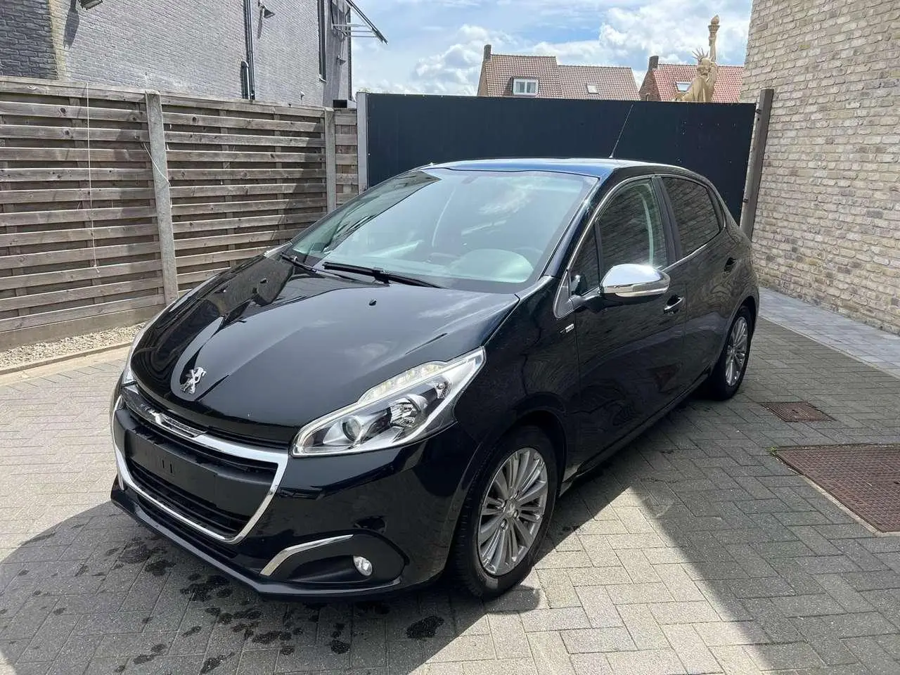 Photo 1 : Peugeot 208 2017 Petrol