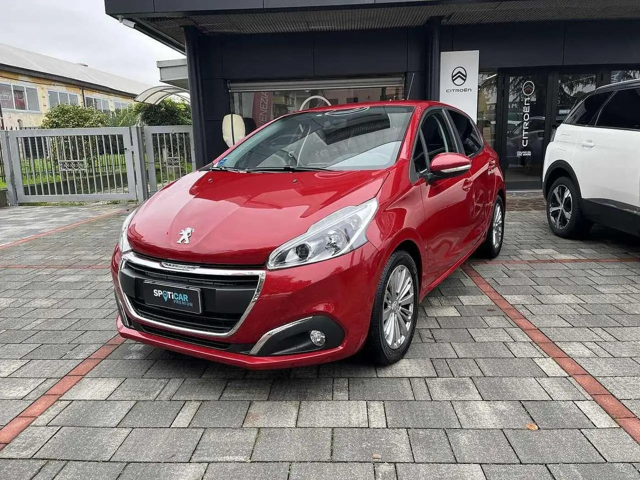 Photo 1 : Peugeot 208 2017 Petrol