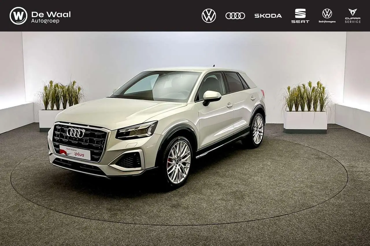 Photo 1 : Audi Q2 2024 Petrol