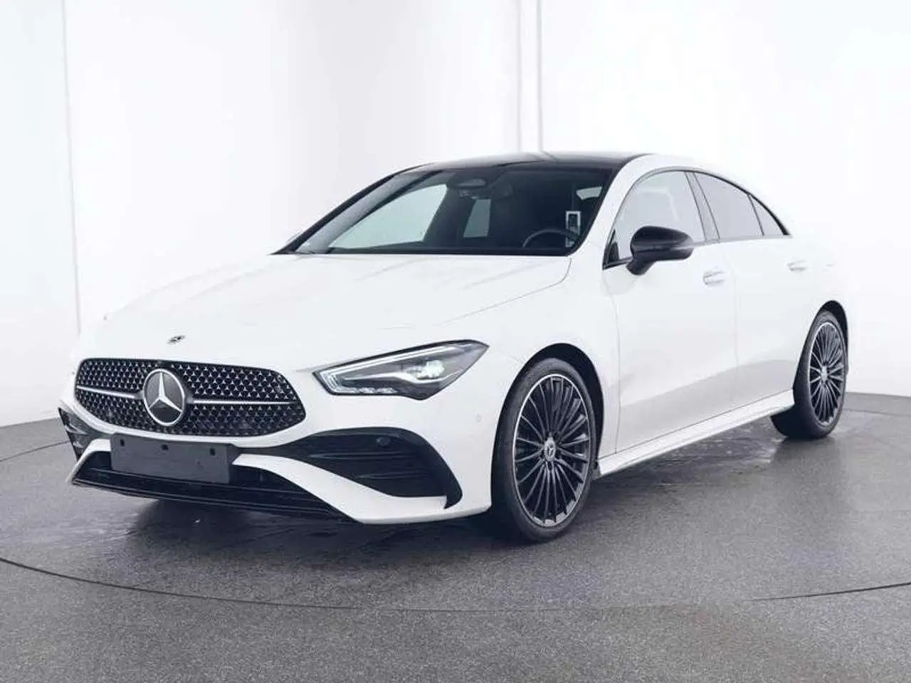 Photo 1 : Mercedes-benz Classe Cla 2023 Petrol