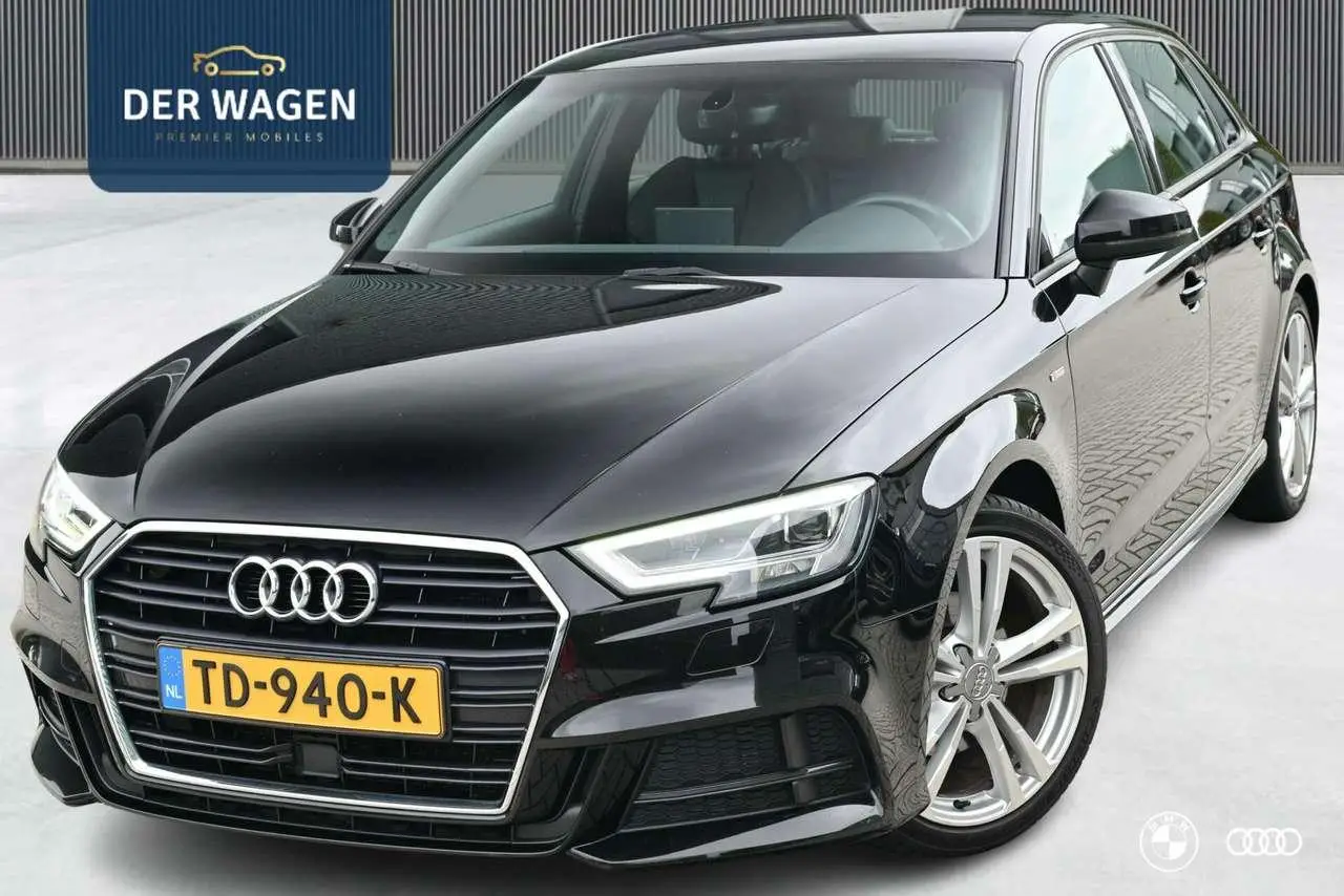 Photo 1 : Audi A3 2018 Petrol