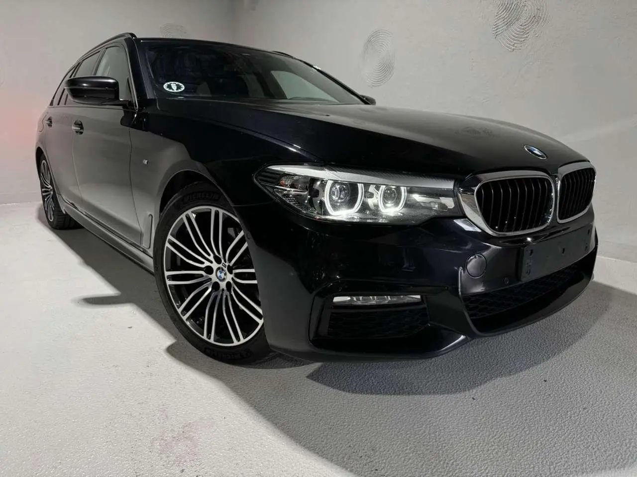 Photo 1 : Bmw Serie 5 2018 Diesel