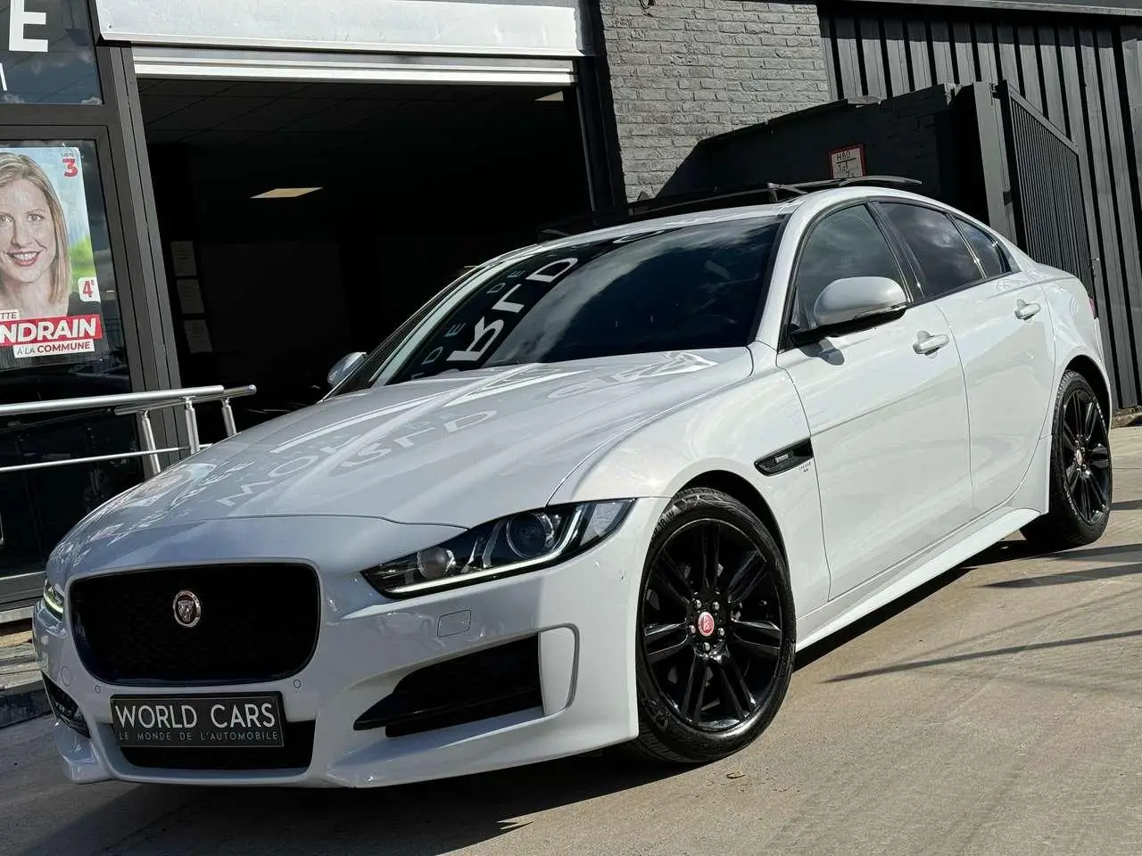 Photo 1 : Jaguar Xe 2015 Diesel