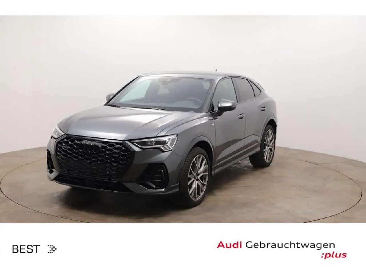 Photo 1 : Audi Q3 2023 Essence