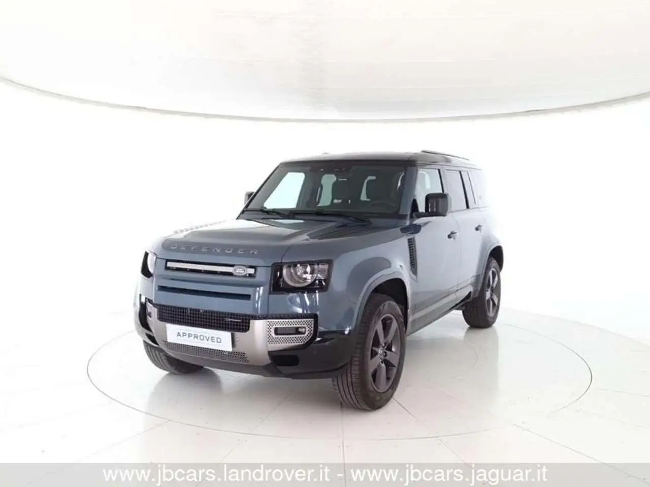 Photo 1 : Land Rover Defender 2023 Hybride