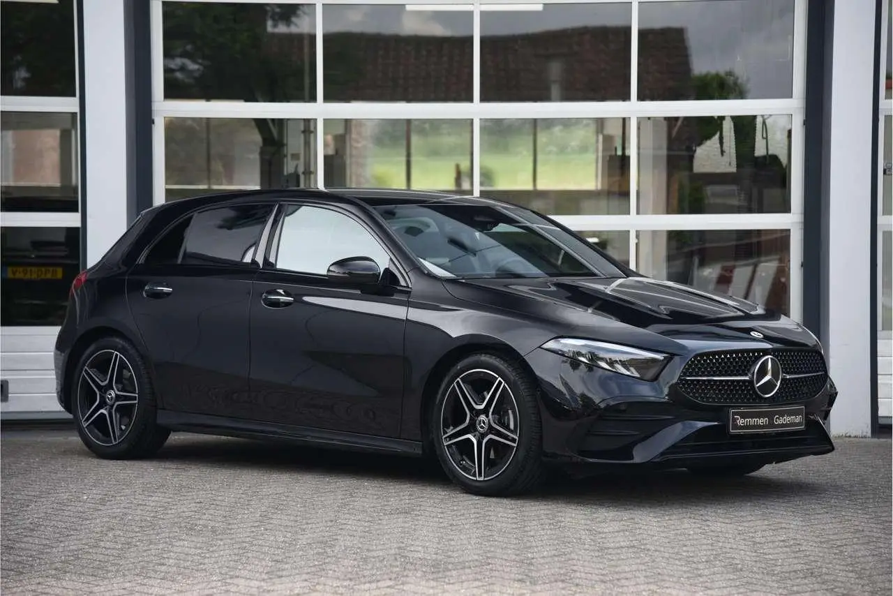 Photo 1 : Mercedes-benz Classe A 2023 Petrol