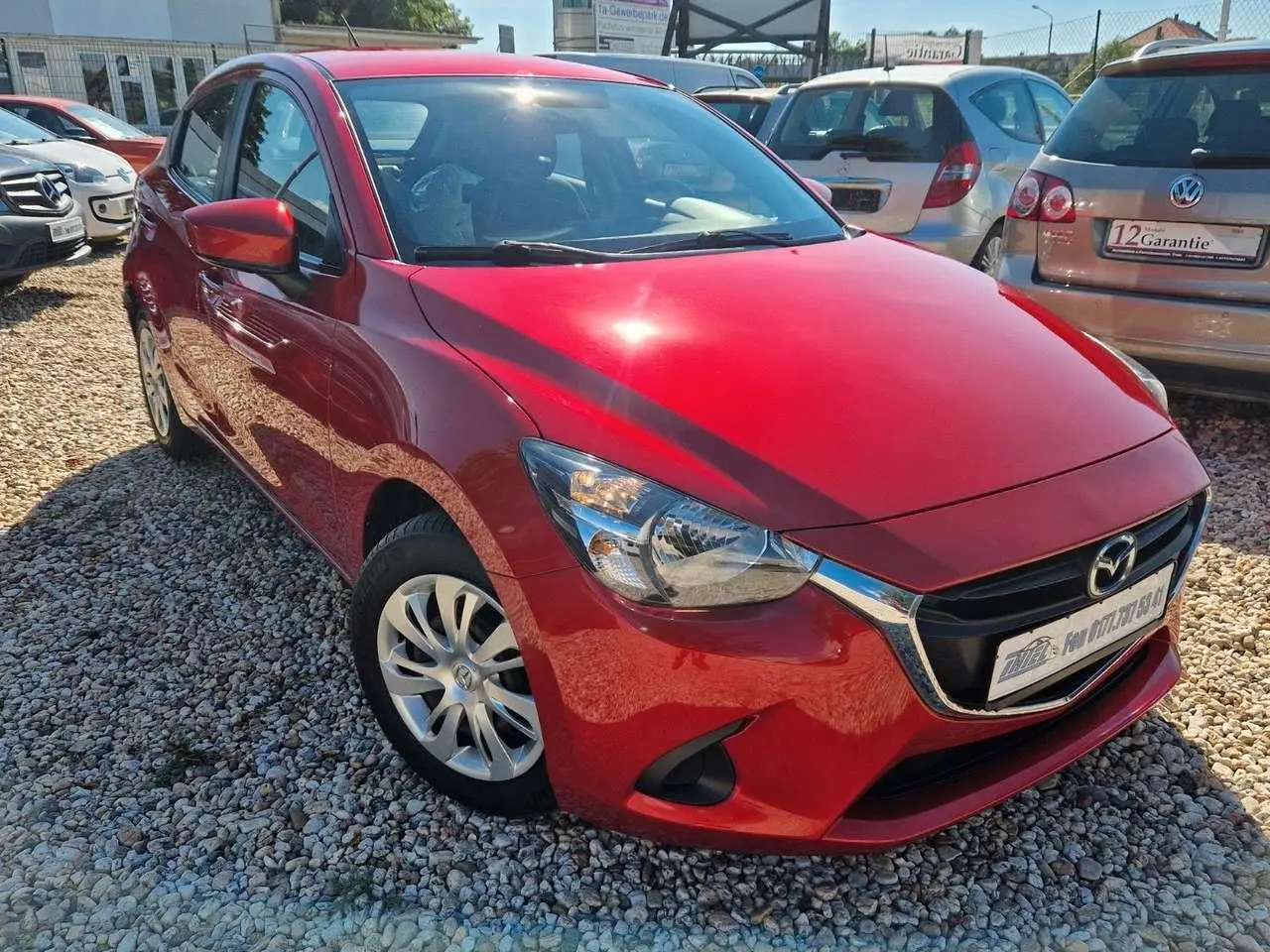 Photo 1 : Mazda 2 2016 Petrol