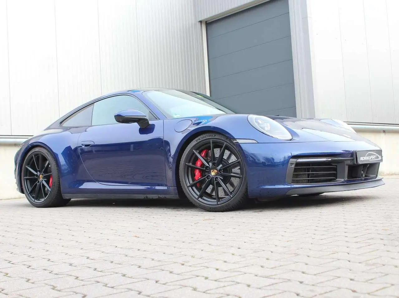 Photo 1 : Porsche 992 2019 Petrol