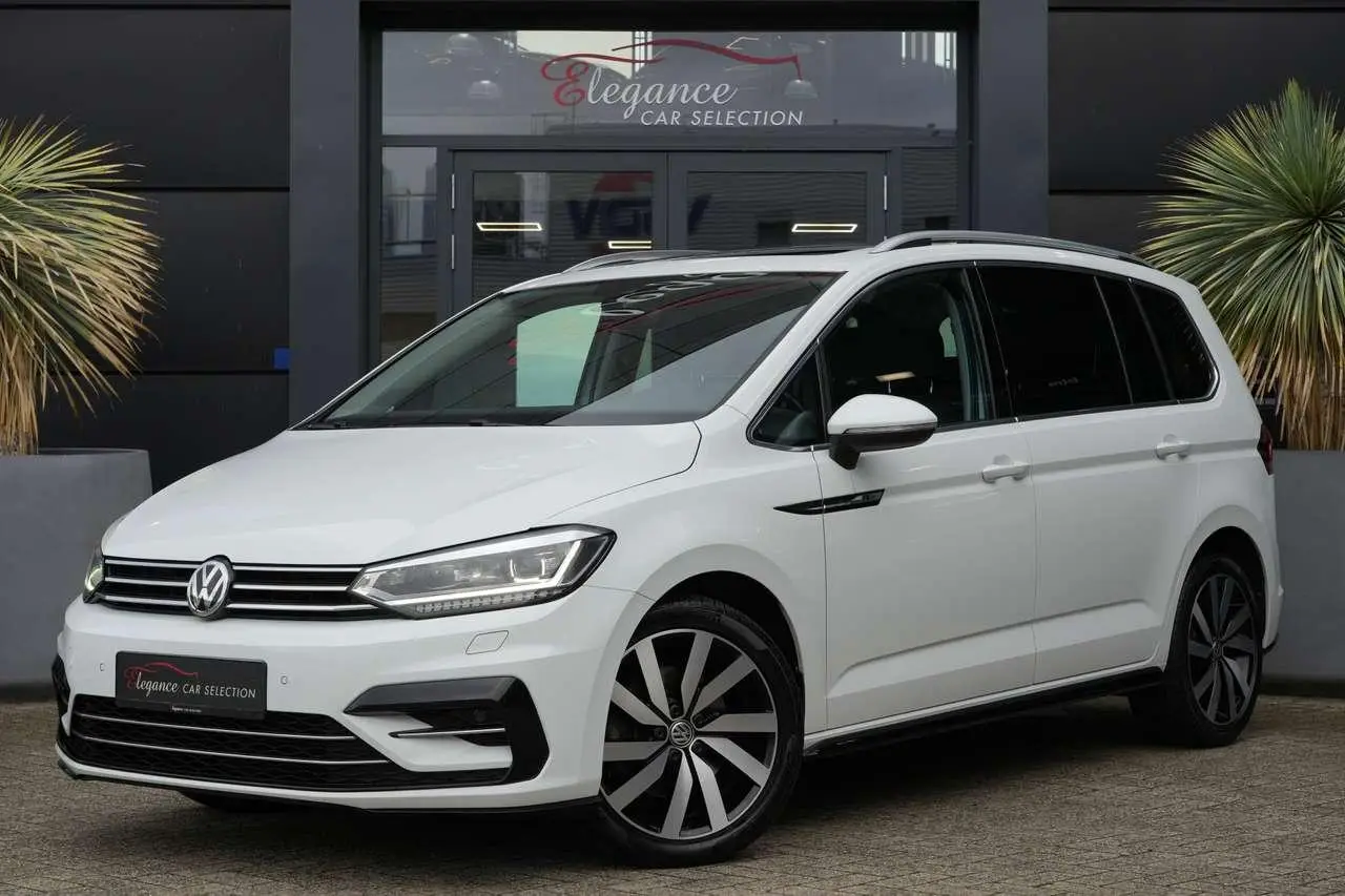 Photo 1 : Volkswagen Touran 2019 Essence