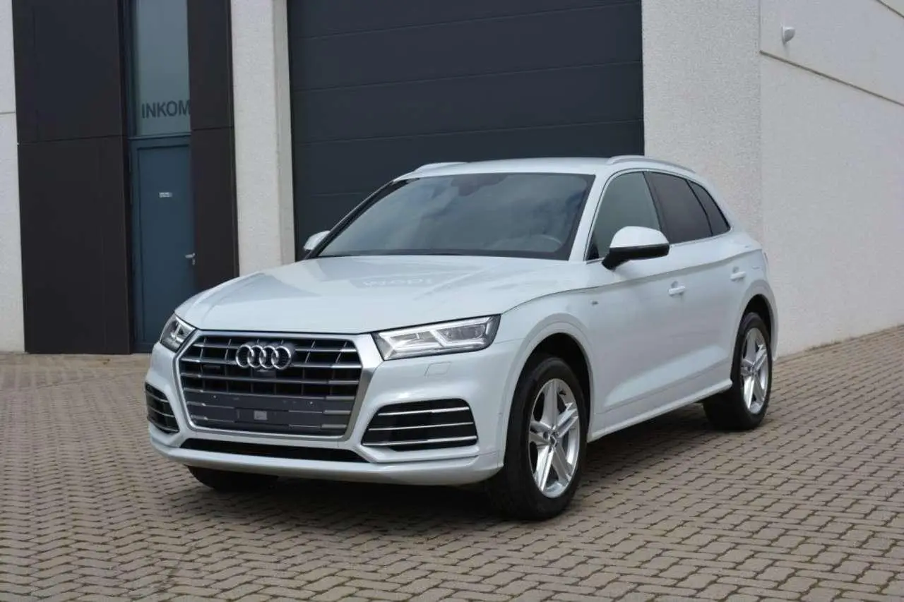 Photo 1 : Audi Q5 2020 Hybrid