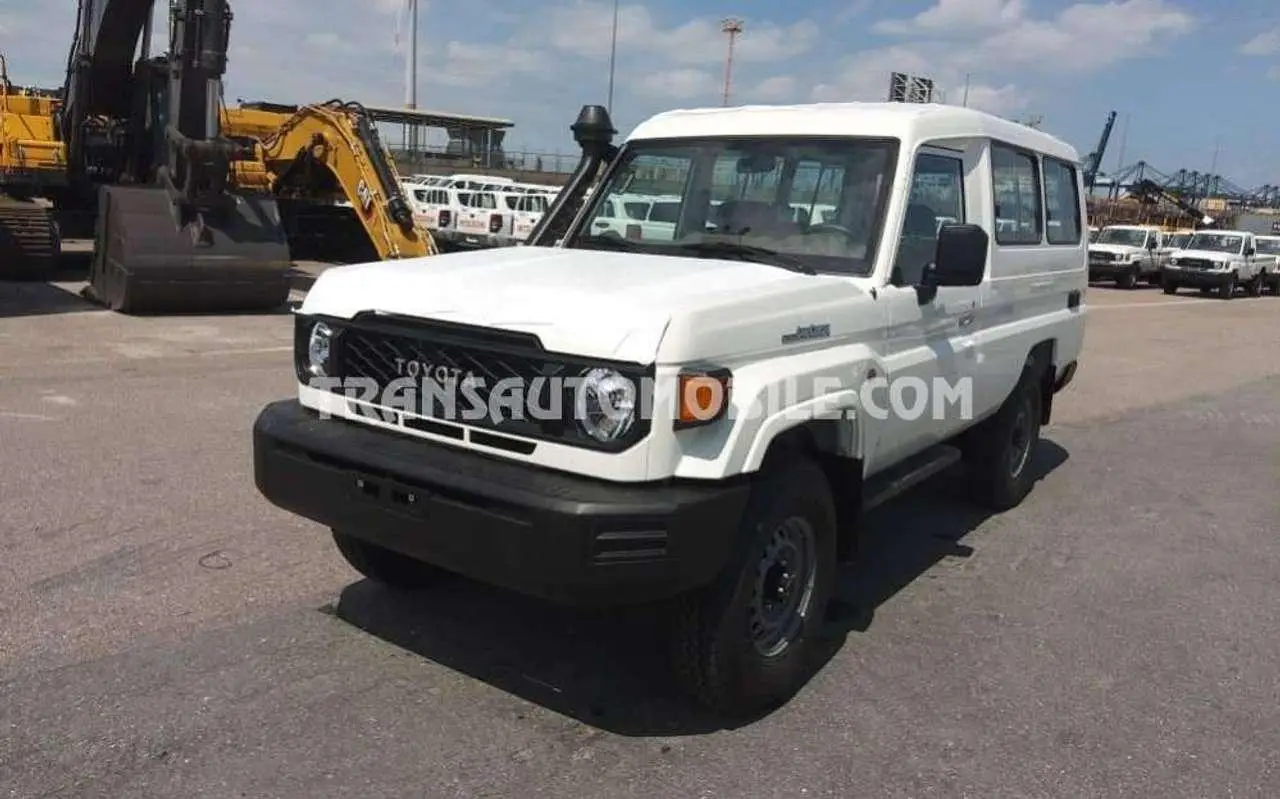 Photo 1 : Toyota Land Cruiser 2024 Petrol