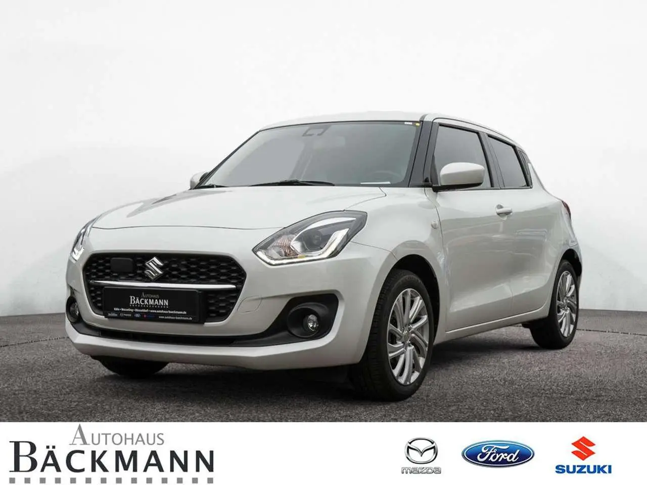 Photo 1 : Suzuki Swift 2021 Petrol