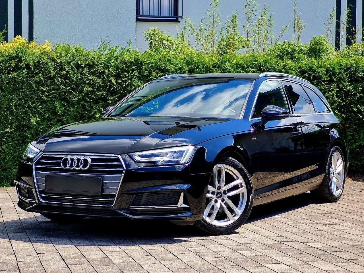 Photo 1 : Audi A4 2019 Hybrid