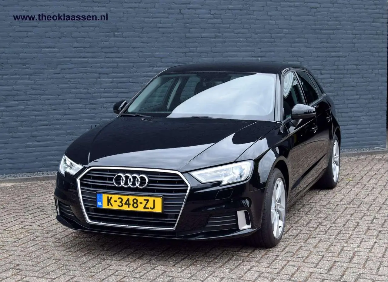 Photo 1 : Audi A3 2018 Essence