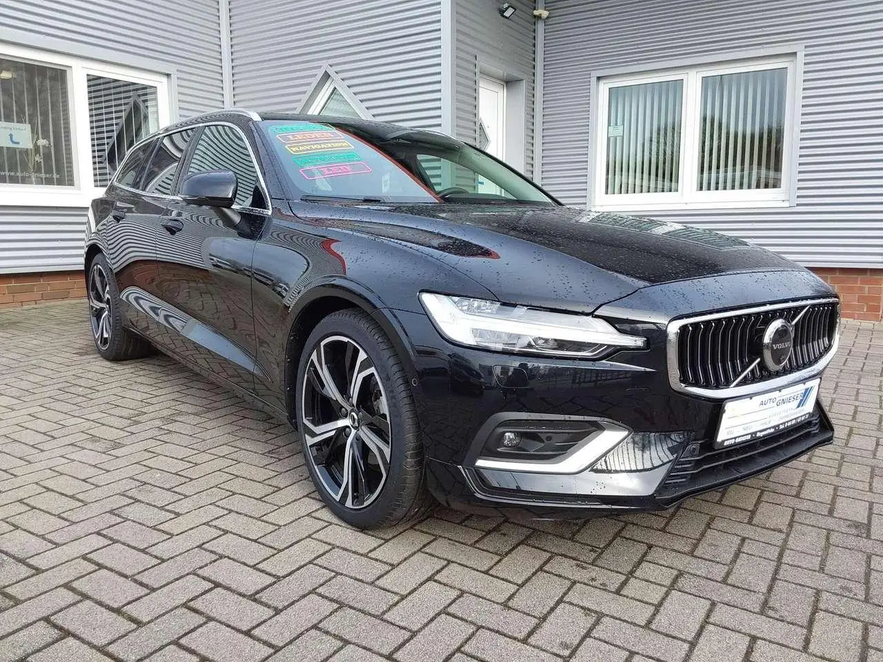 Photo 1 : Volvo V60 2023 Diesel