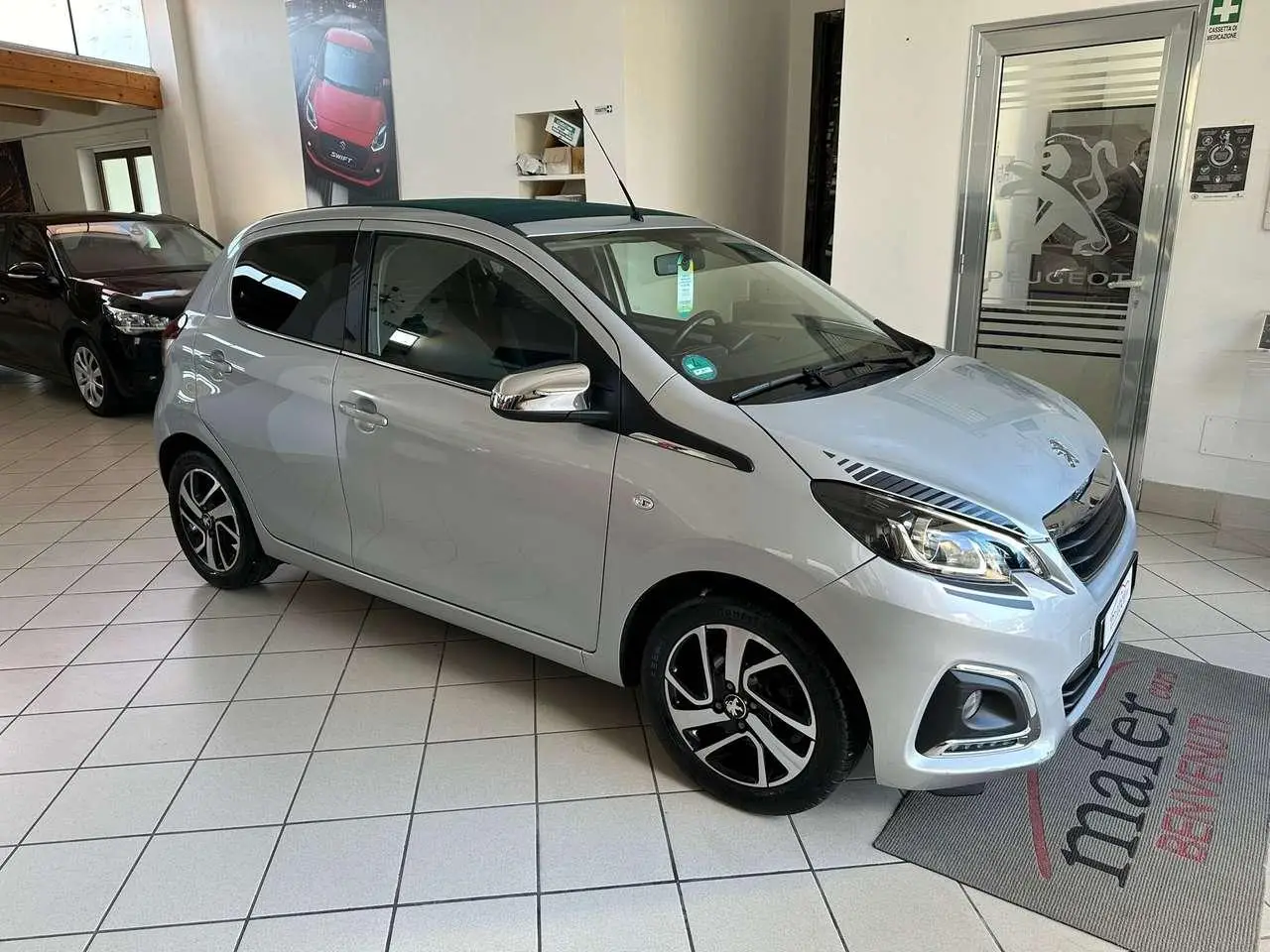 Photo 1 : Peugeot 108 2020 Essence