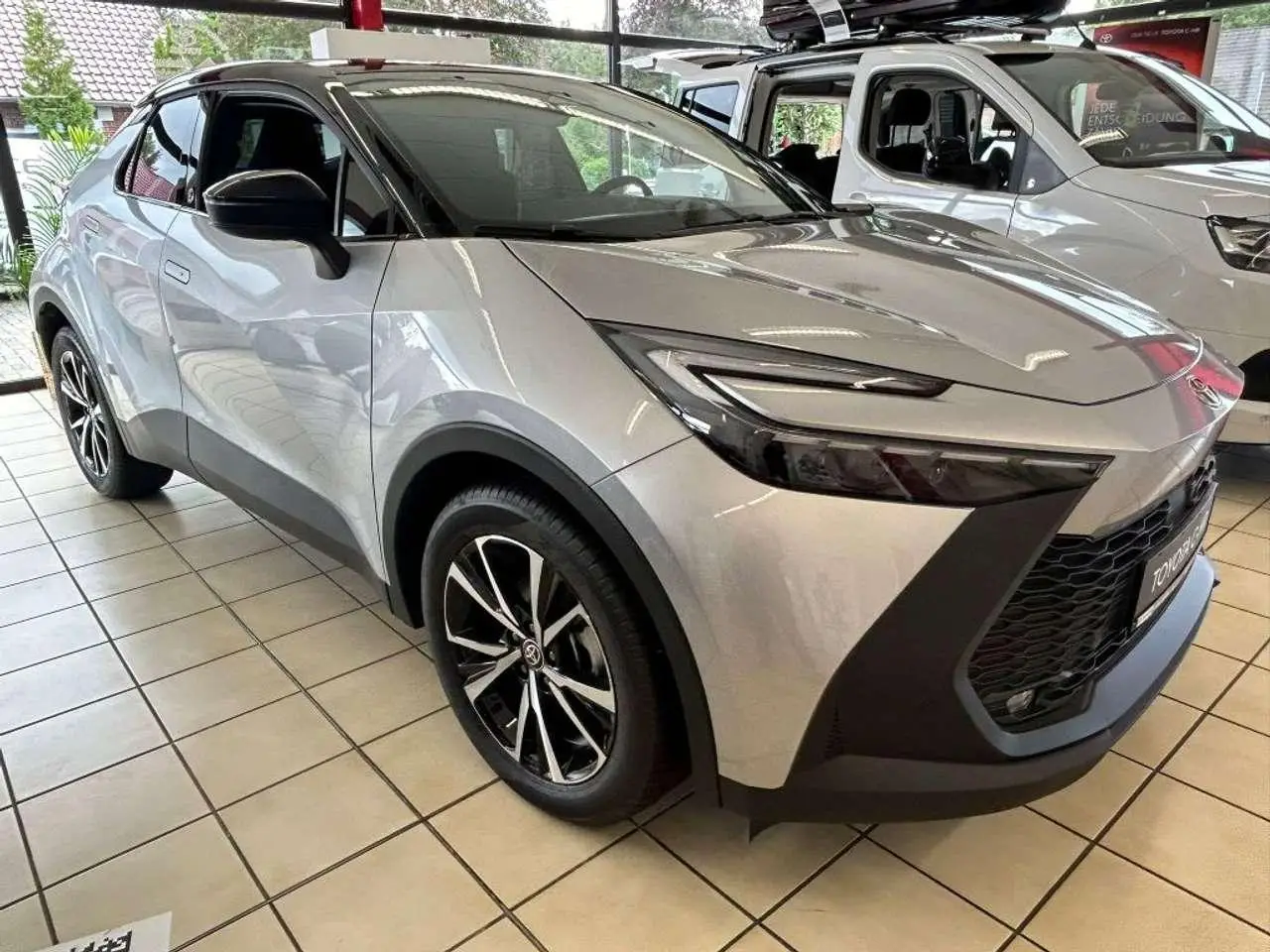 Photo 1 : Toyota C-hr 2024 Hybrid