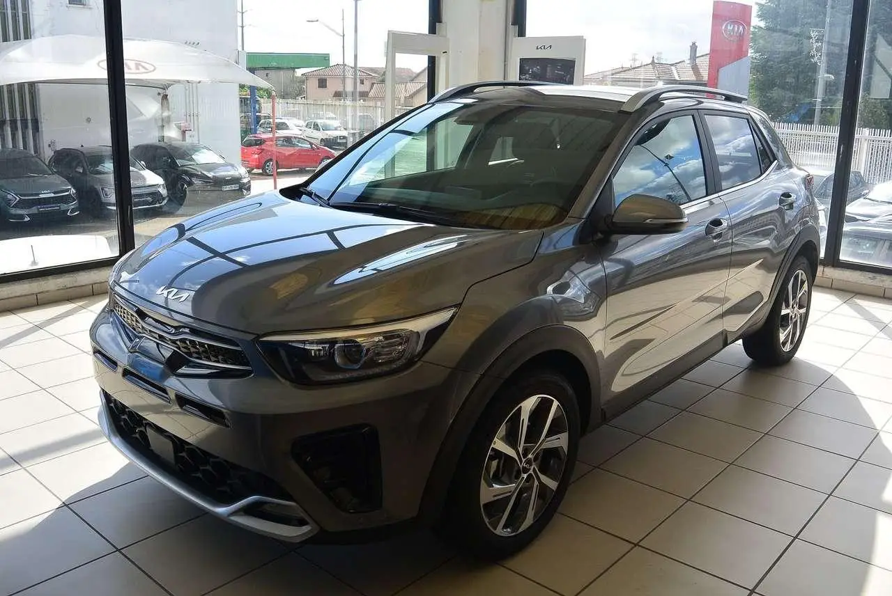 Photo 1 : Kia Stonic 2024 Petrol