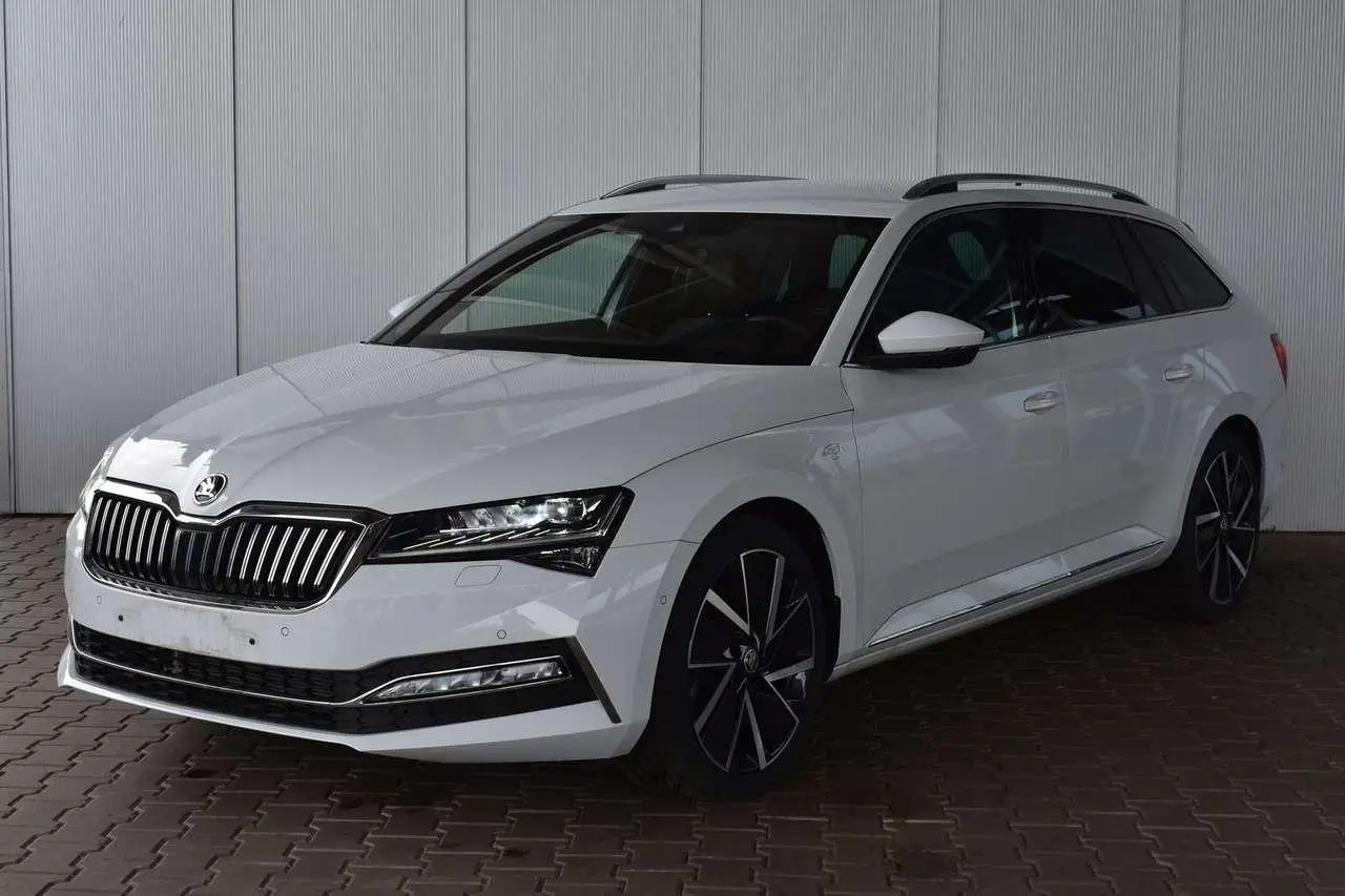 Photo 1 : Skoda Superb 2021 Petrol