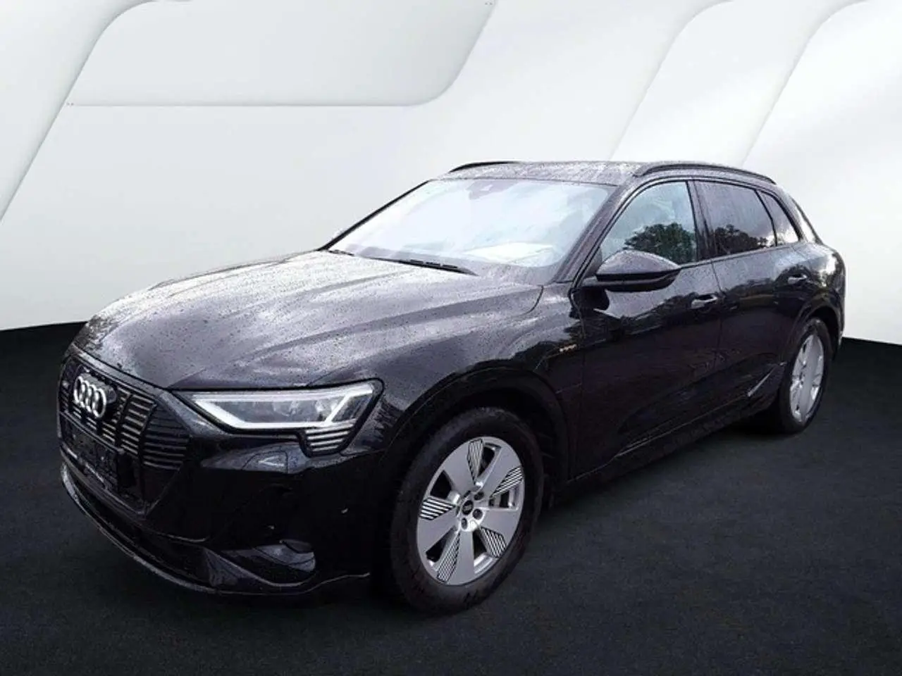 Photo 1 : Audi E-tron 2021 Électrique