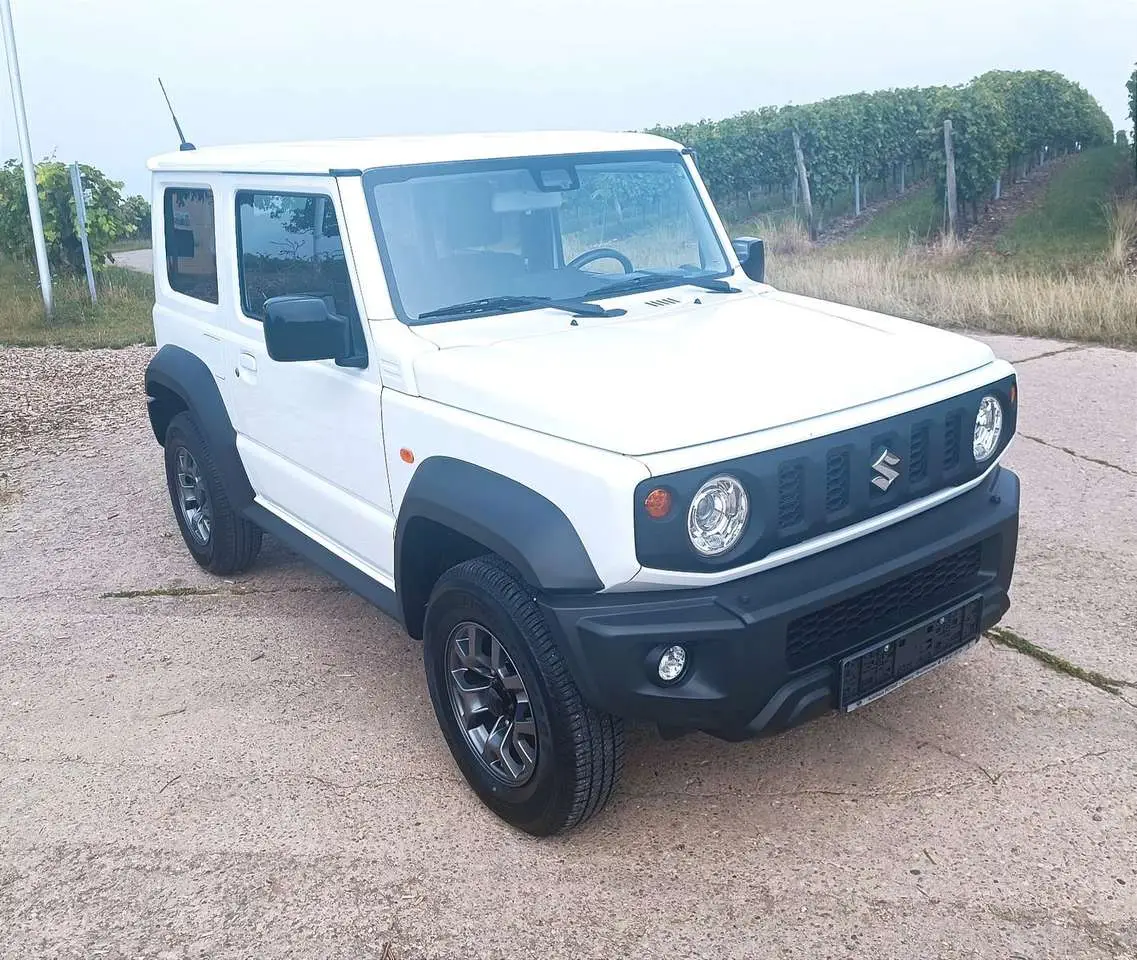 Photo 1 : Suzuki Jimny 2019 Essence