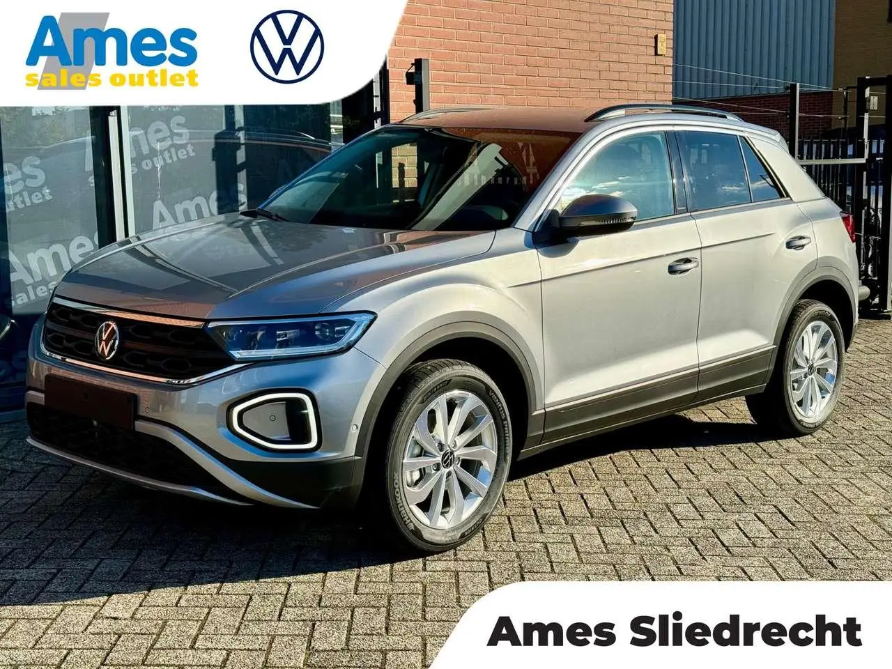 Photo 1 : Volkswagen T-roc 2024 Essence