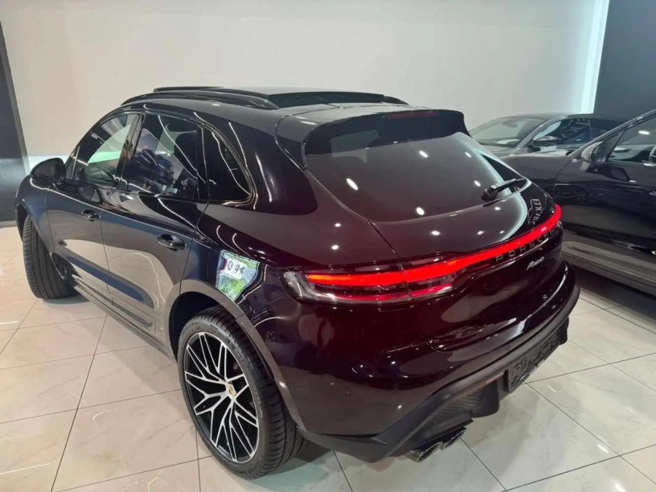 Photo 1 : Porsche Macan 2024 Petrol