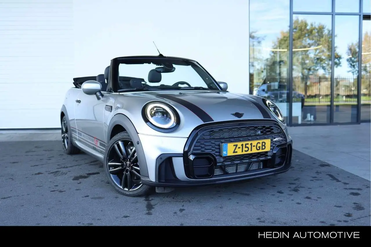 Photo 1 : Mini Cooper 2024 Petrol