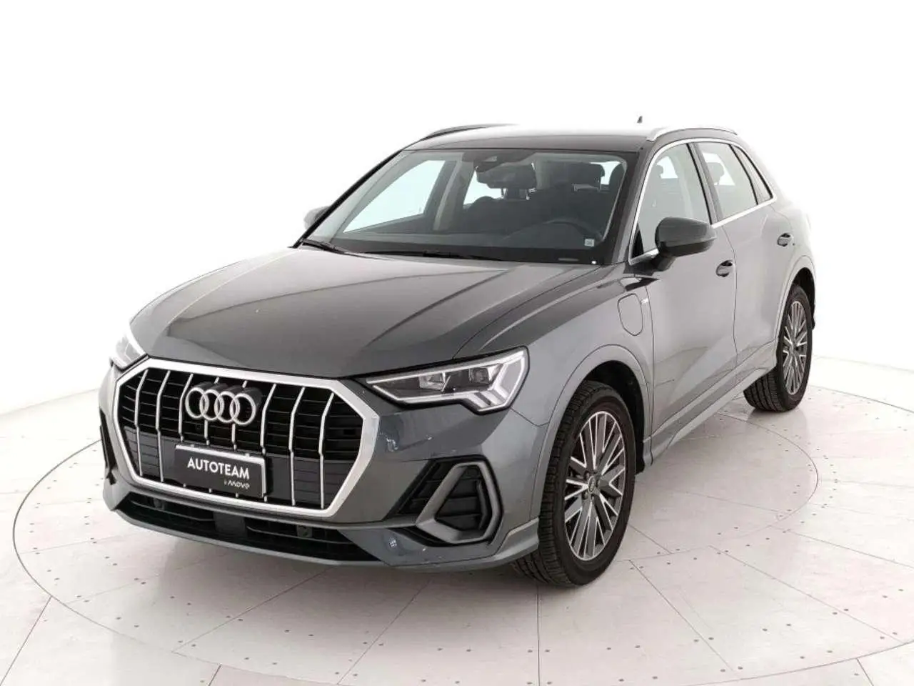 Photo 1 : Audi Q3 2023 Hybrid