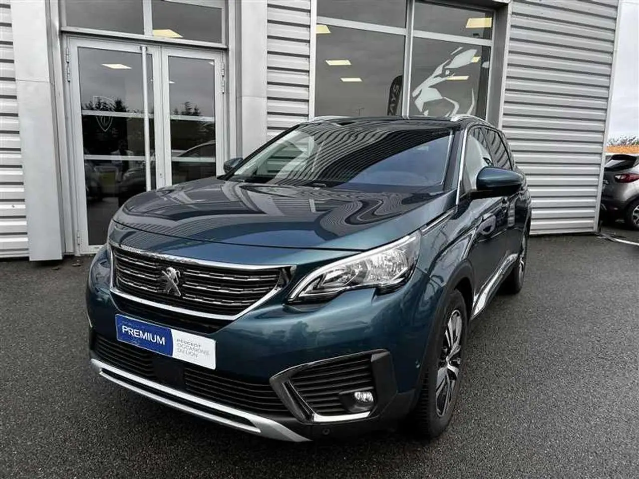 Photo 1 : Peugeot 5008 2019 Essence