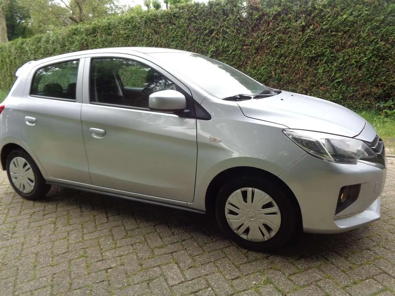 Photo 1 : Mitsubishi Space Star 2020 Petrol