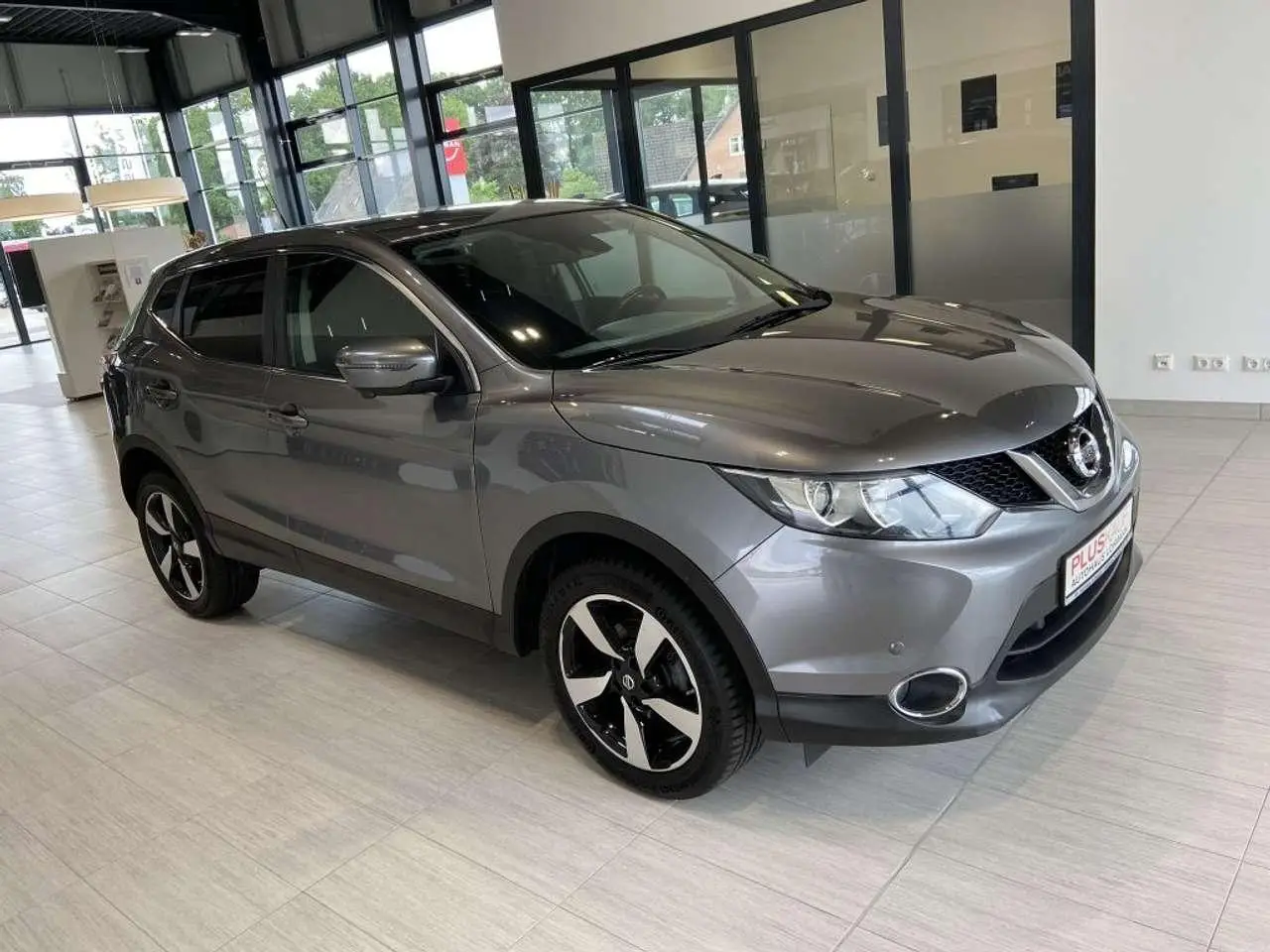 Photo 1 : Nissan Qashqai 2016 Petrol