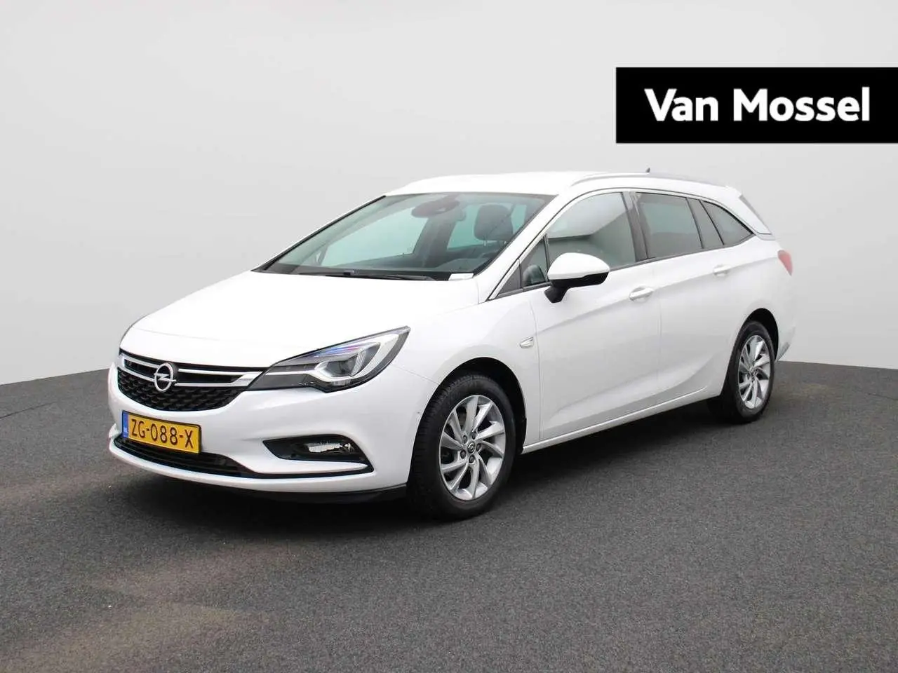 Photo 1 : Opel Astra 2019 Essence