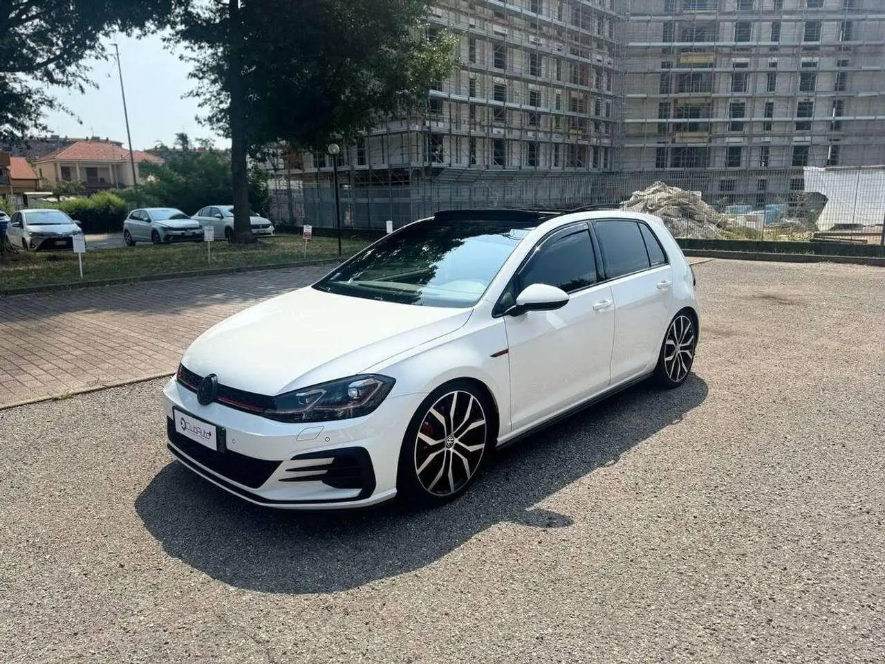 Photo 1 : Volkswagen Golf 2018 Petrol