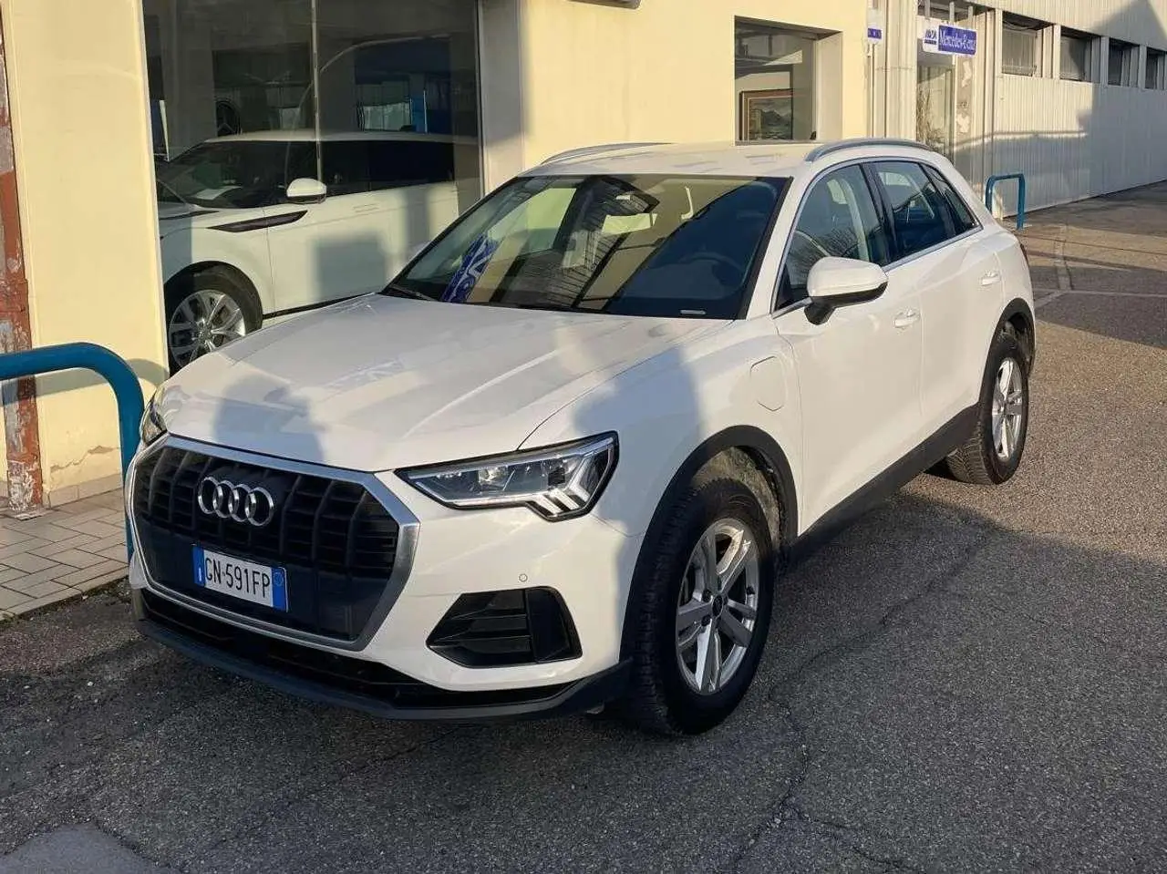 Photo 1 : Audi Q3 2023 Hybride