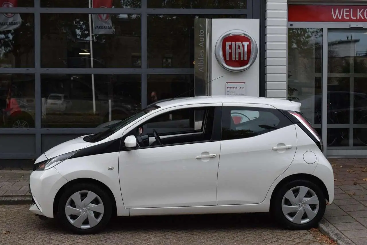 Photo 1 : Toyota Aygo 2016 Petrol